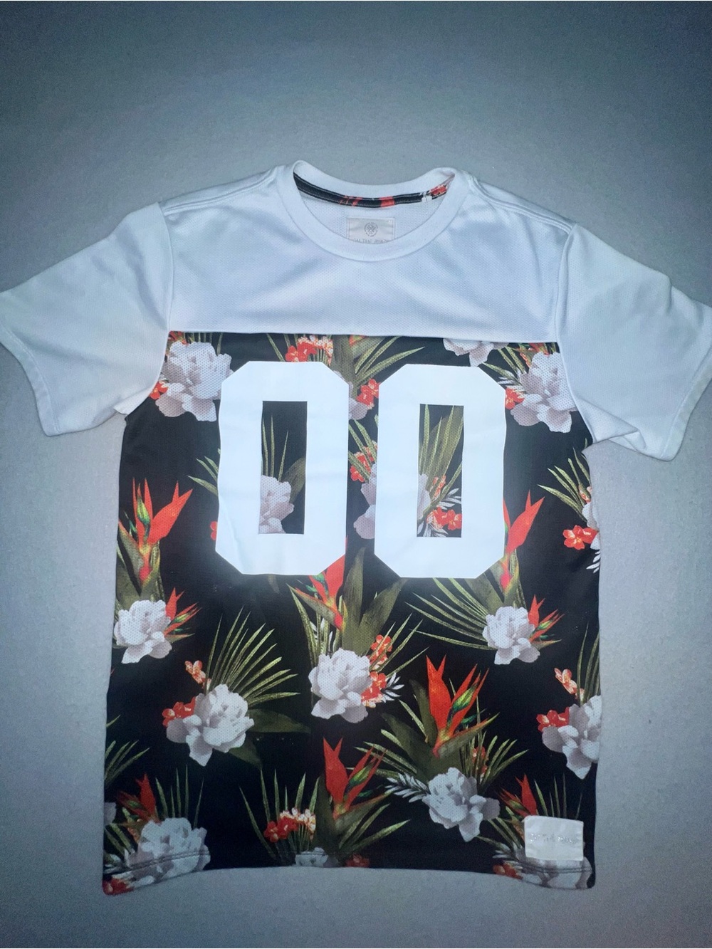 On The Byas Floral & Number "00" Print Athletic Jersey T-Shirt Size Small